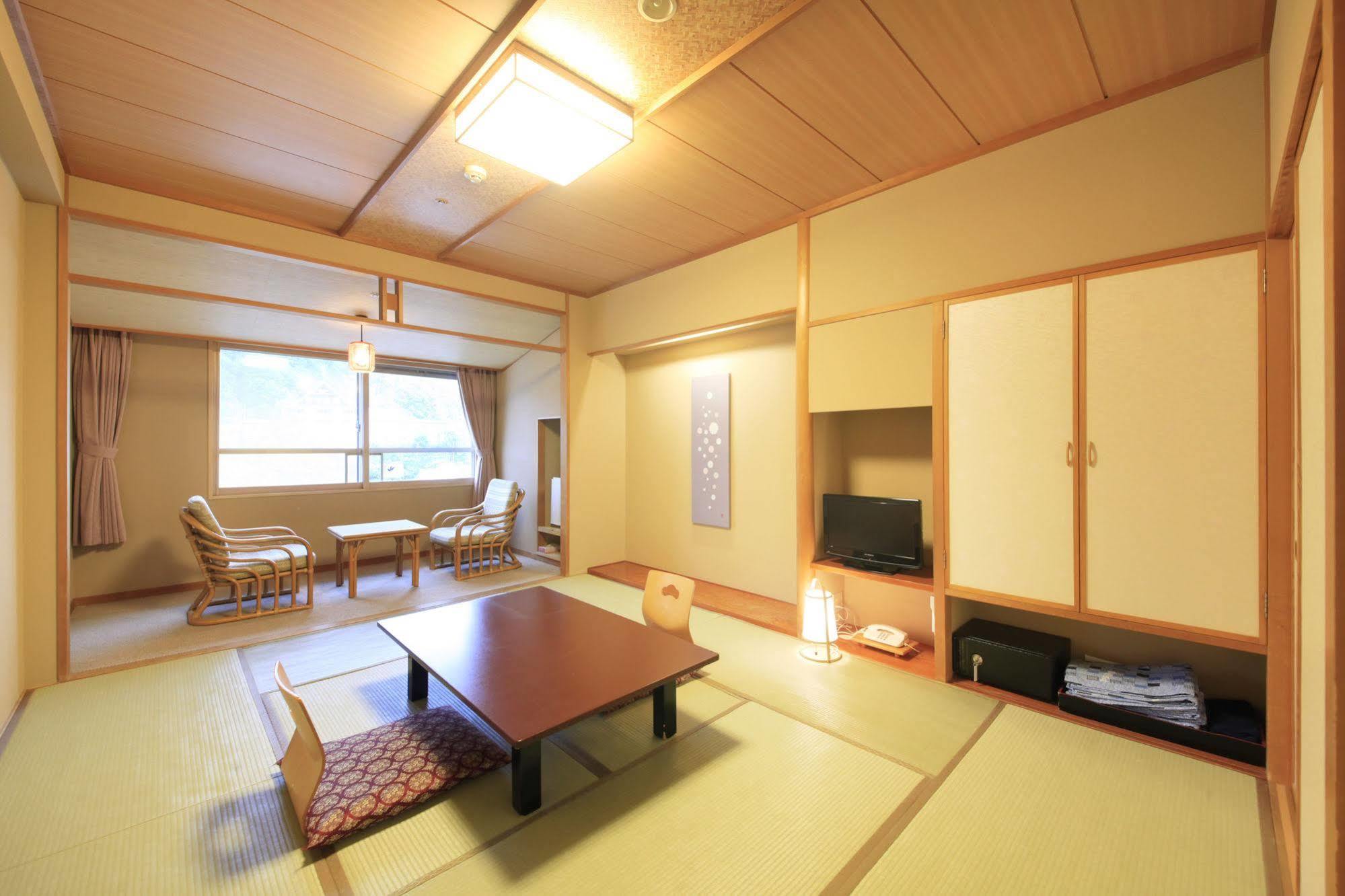 Ryokan Mahoroba 4*